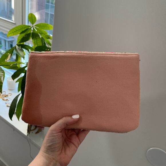 NEW Women's Hand Beaded Pink Aztec Print Clutch - Picture 2 of 3